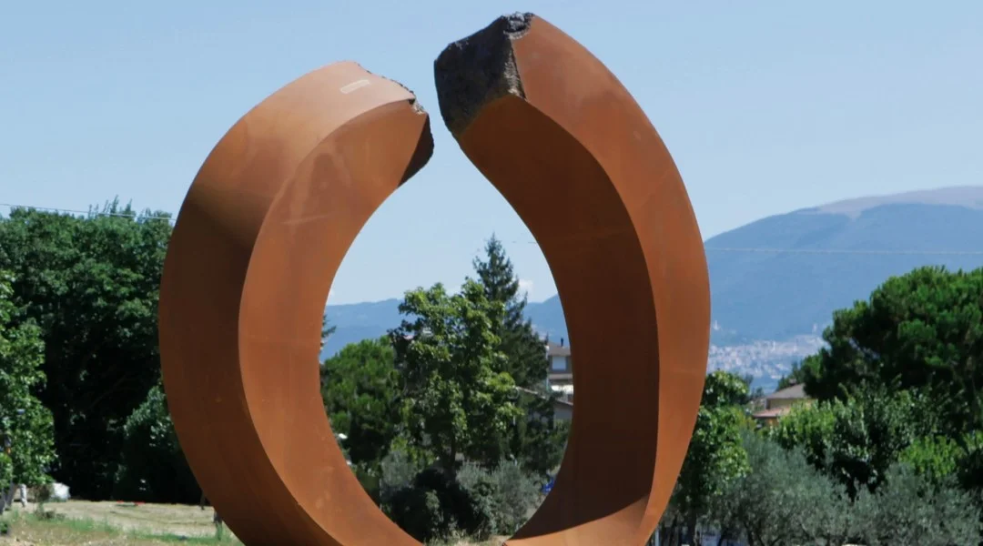 Brufa Broken Circle Sculpture photo by Beverly Pepper